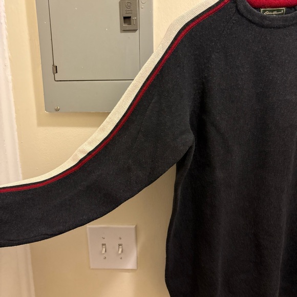Men's vintage Eddie Bauer dark gray Sweater with Red & Cream Stripes size Large - Picture 4 of 9